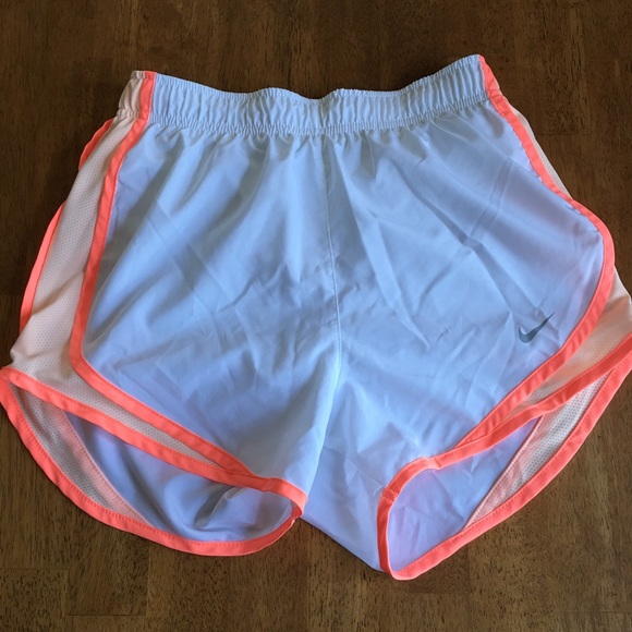 Nike Pants - 🏝 EUC Nike dri fit shorts XS
